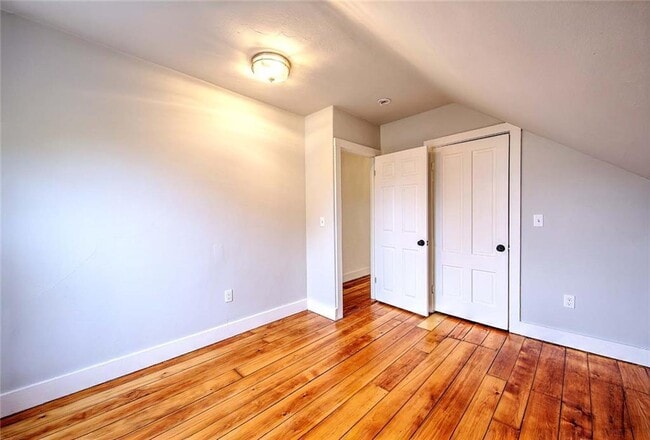 Building Photo - 21 Brewster St