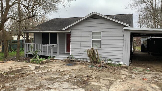 Building Photo - 2390 Primrose St