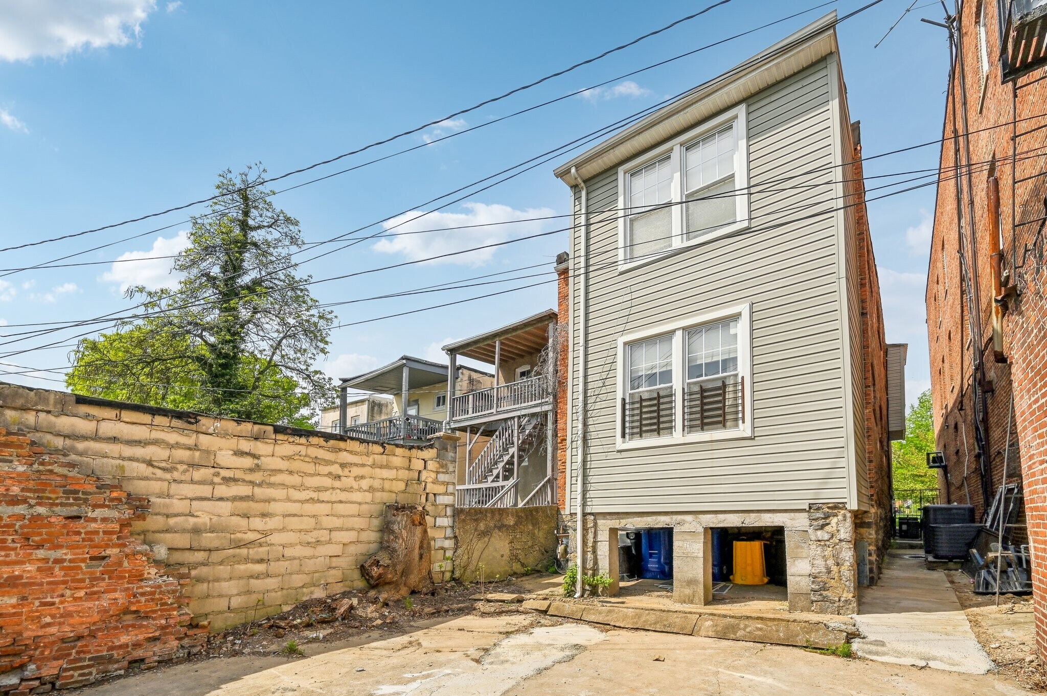 Backyard - 2431 Linden Ave