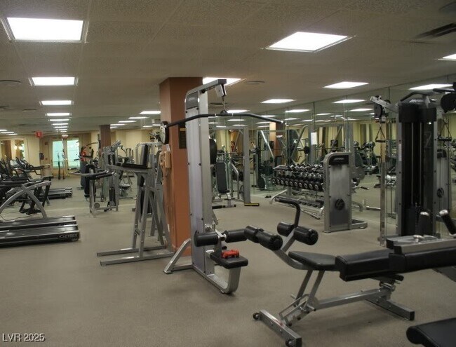 Building Photo - 260 E Flamingo Rd