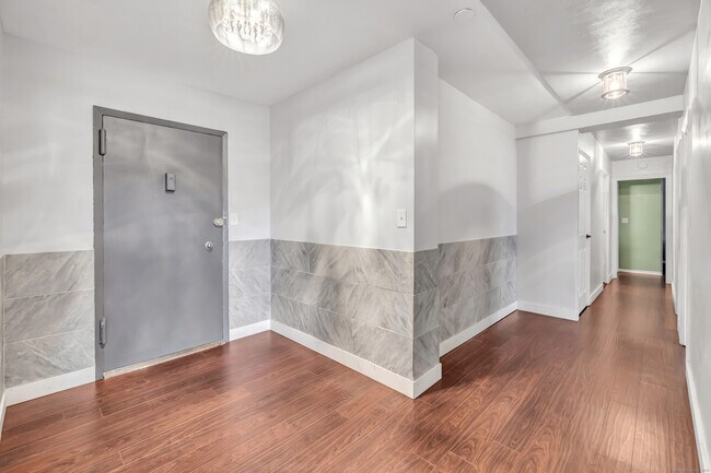 Building Photo - 25 Cartright St