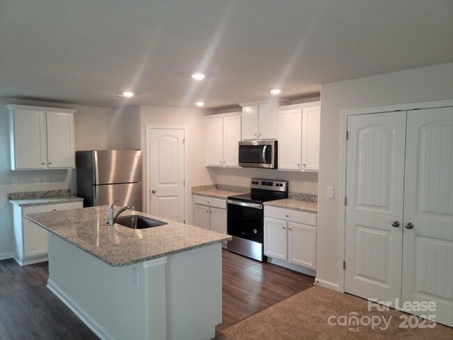 Building Photo - 9433 Creedmore Hills Dr