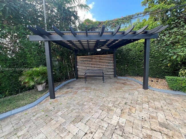 Building Photo - 140 Pocatella St