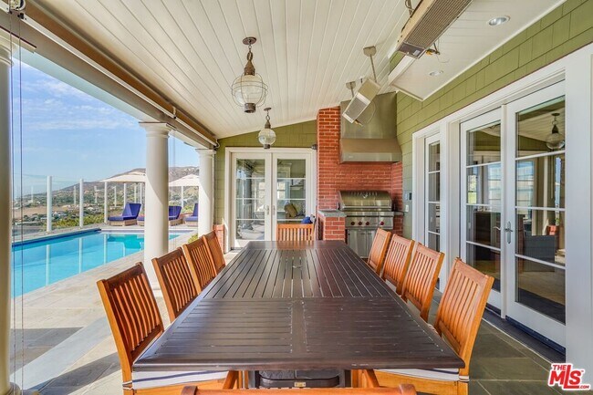 Building Photo - 6277 Sea Star Dr