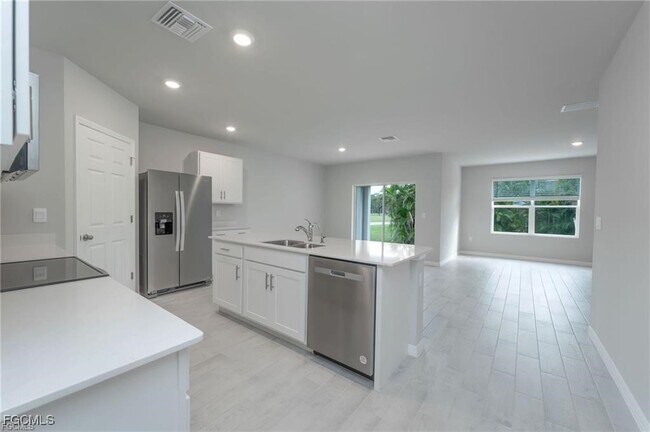 Building Photo - 1705 NW 31st Pl