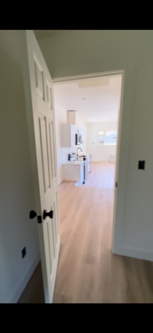 Building Photo - DNU 0107-01