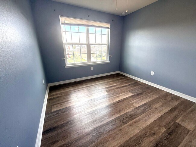 Building Photo - Spacious Riverview Rental in South Fork Lakes with Oversized Screened Patio & 2-Car Garage