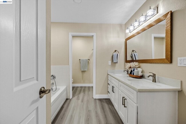 Building Photo - 39139 Argonaut Way