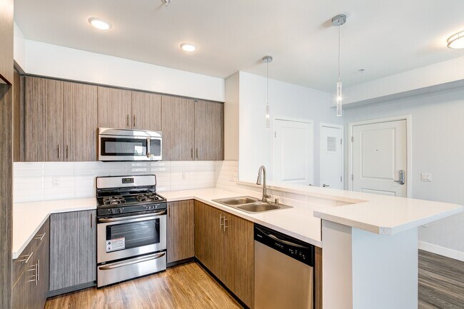 Interior Photo - MODERNO East