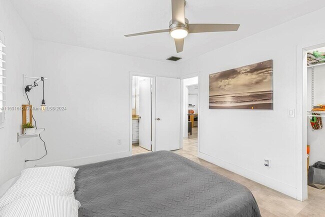 Building Photo - 5210 SW 128th Ct
