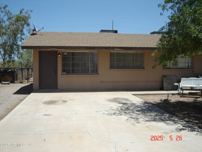 Primary Photo - 414-416 Reizen Dr