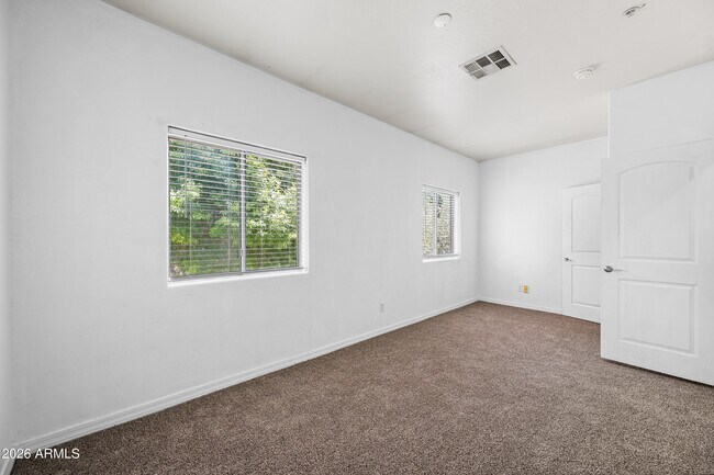Building Photo - 4608 W Maryland Ave