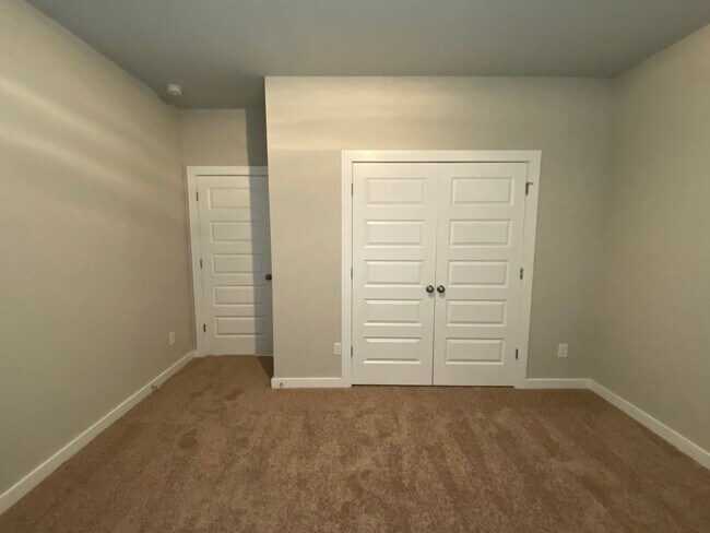 Building Photo - Home for Rent in Jemison, AL...  Available...