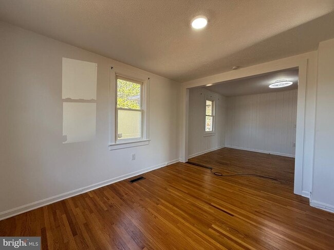 Building Photo - 820 Ridgeview Rd