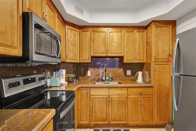 Building Photo - 1980 S Ocean Dr