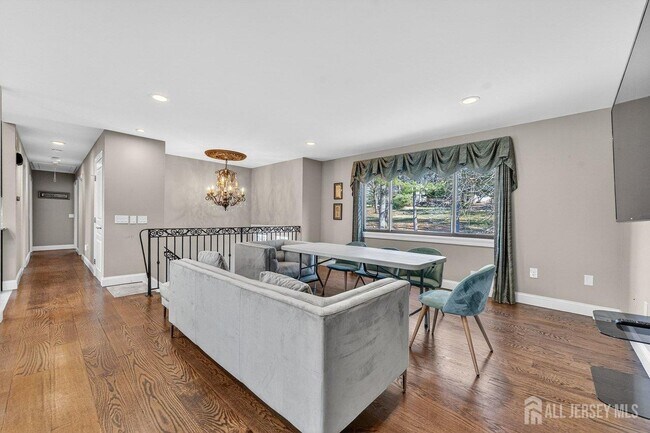 Building Photo - 2289 Brookside Dr