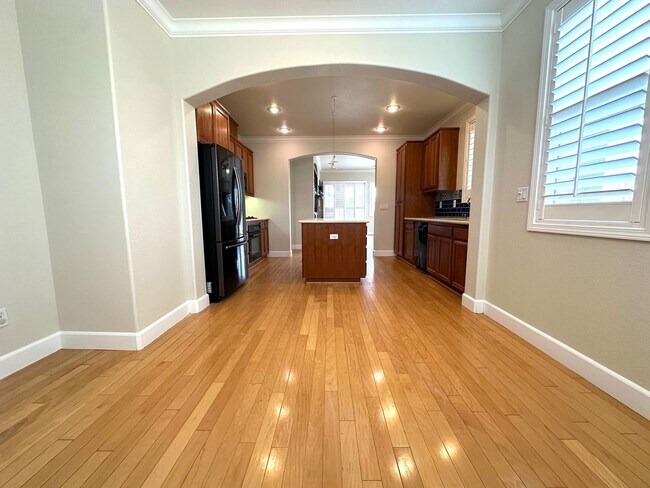 Building Photo - Beautiful 3-bedroom home in the heart of Manteca