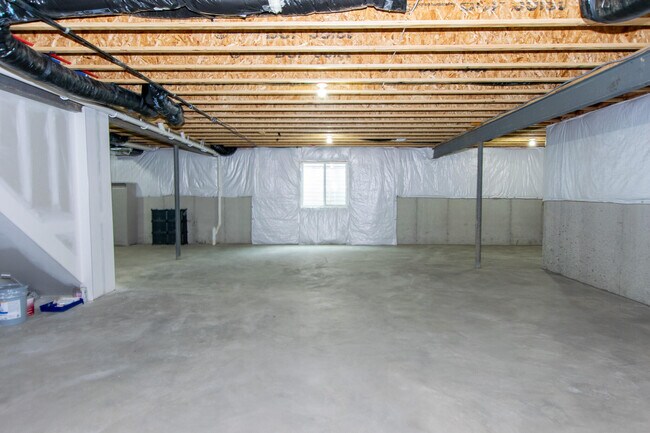 Building Photo - 717 Risdon Trail S