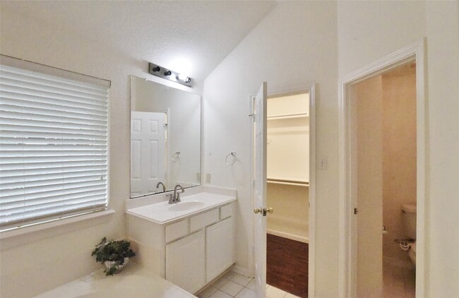 Building Photo - 1210 Ivory Meadow Ln