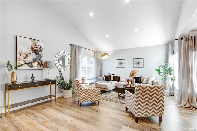 Building Photo - 2606 Greenhill Dr