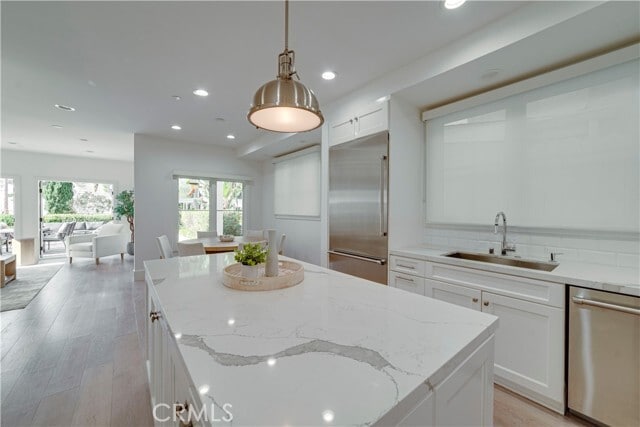 Building Photo - 608 Heliotrope Ave