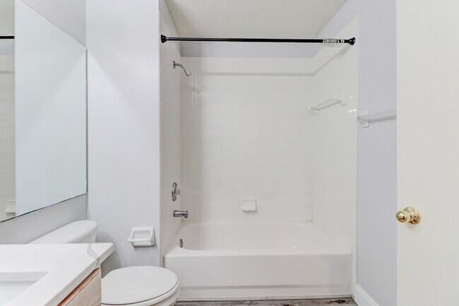 Building Photo - 29806 Morningmist Dr