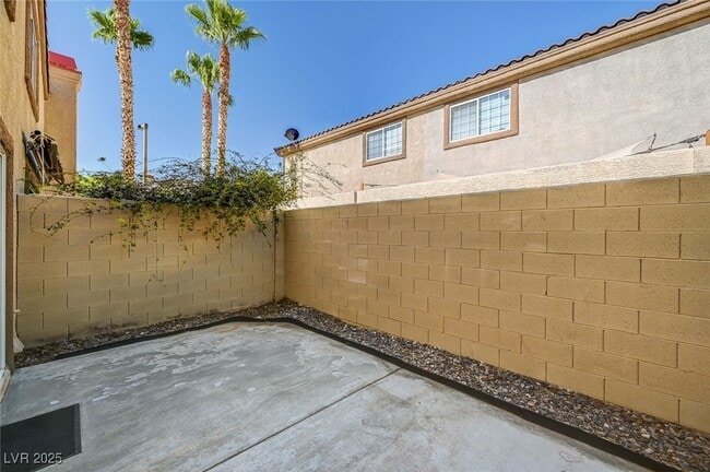 Building Photo - 7641 Allerton Ave
