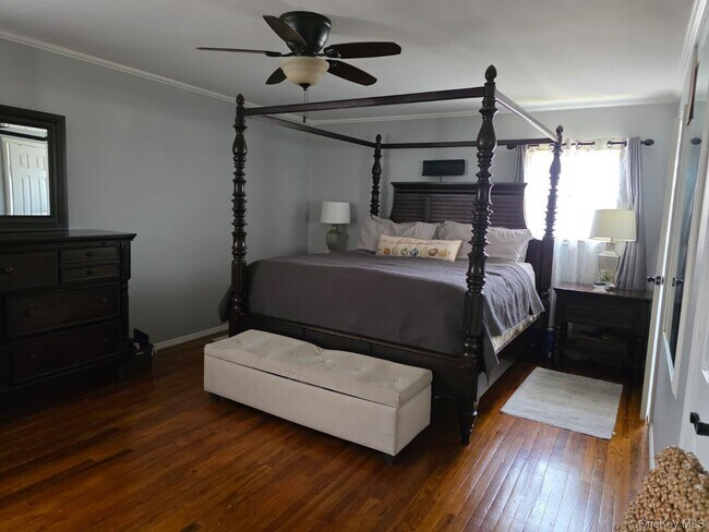 Building Photo - 838 Pepperidge Rd