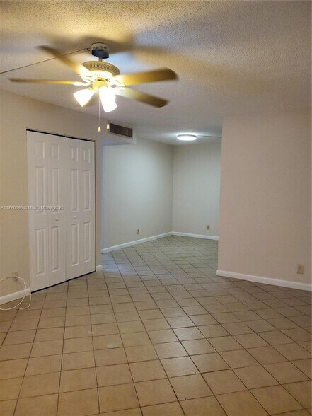 Building Photo - 2661 Riverside Dr