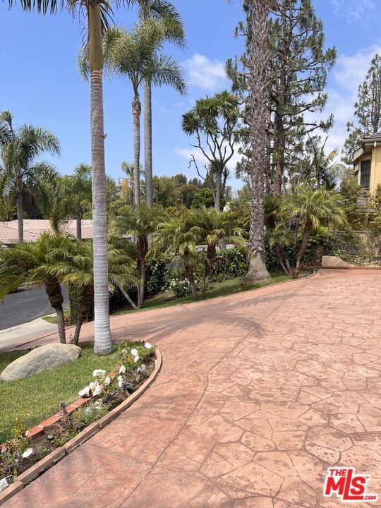 Building Photo - 114 S Layton Dr