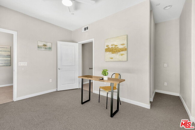 Building Photo - 746 Farrier Wy