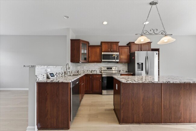 Building Photo - 3 Bedroom 3 1/2 Bath Pet Friendly Condo For Rent!