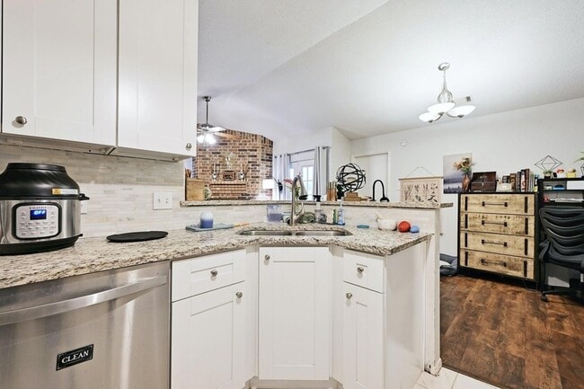 Building Photo - 2503 Howellwood Wy