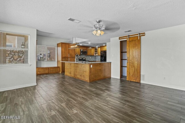 Building Photo - 7037 Luz De Espejo Dr