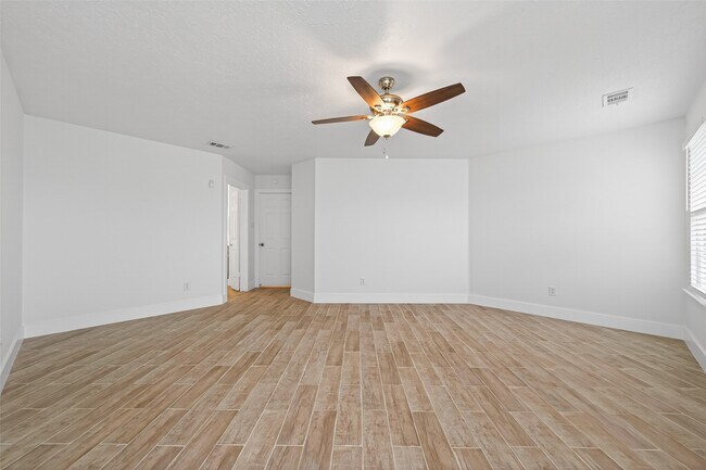 Building Photo - 18822 Yaupon Trail