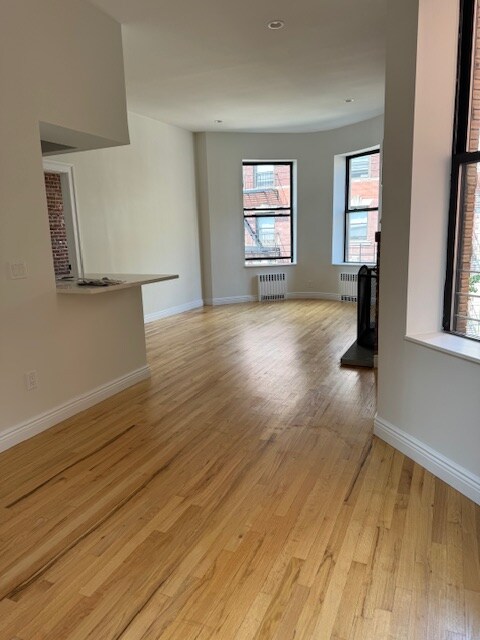 Building Photo - 342 W 85th St