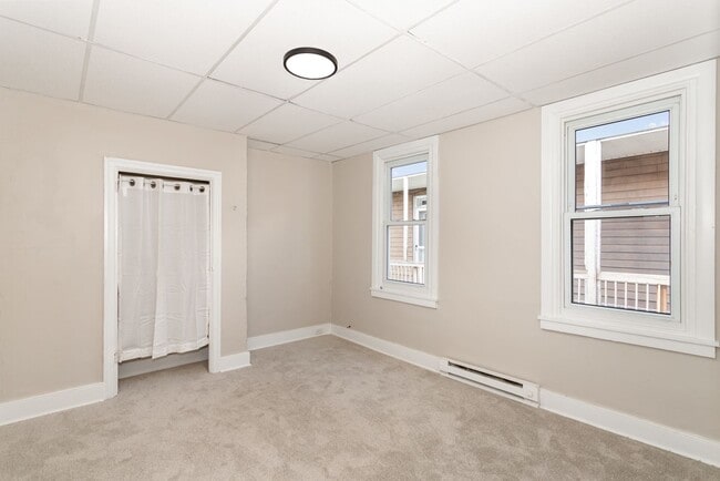 Building Photo - Newly remodeled 3 bedroom home