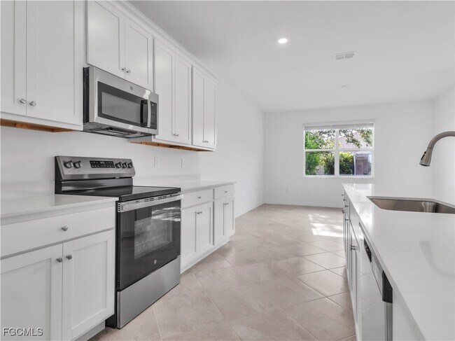 Building Photo - 4029 NW 37th Ave