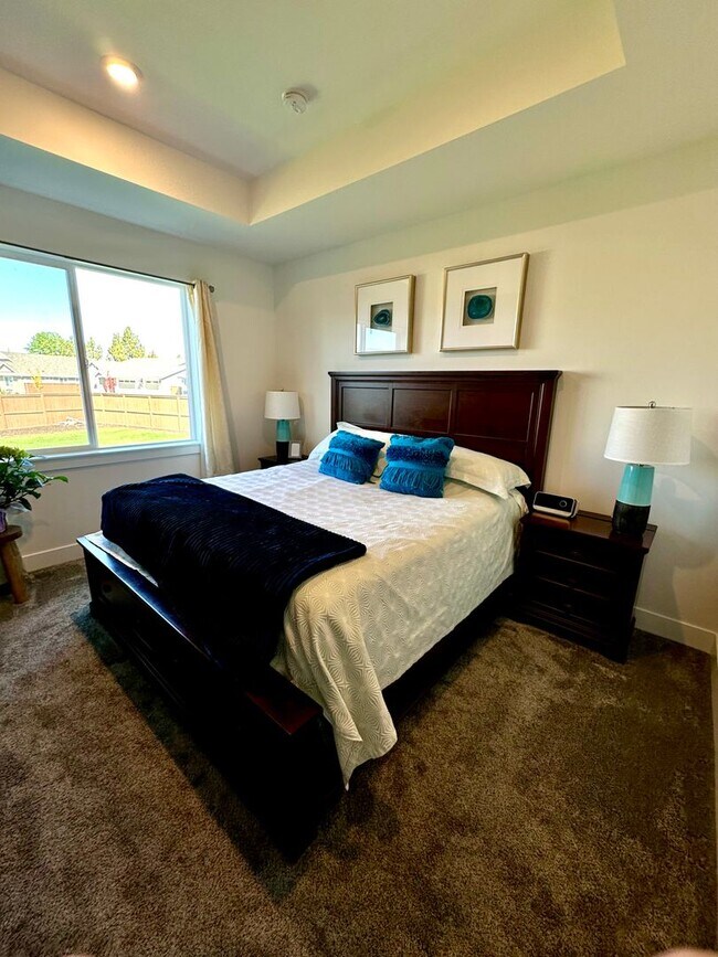 Building Photo - Gorgeous single-Level Pahlisch Home with a Fully Fenced Yard!