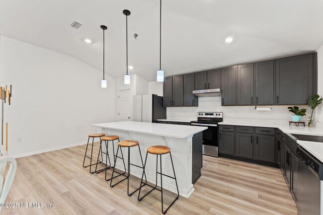 Building Photo - 2256 Hudson Grove