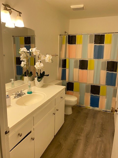 Building Photo - 1940 Yale St