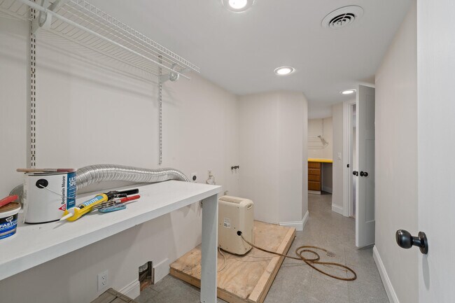 Building Photo - 1018 Bonnie Brae Ln