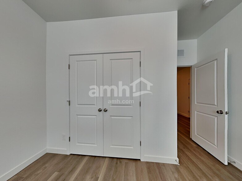 Building Photo - 20177 W Thomas Rd