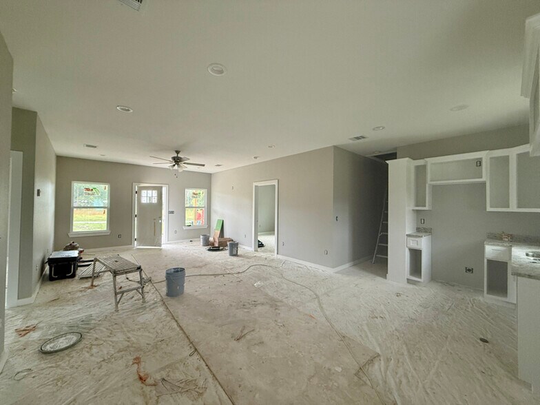 Building Photo - 408 S Gibson St