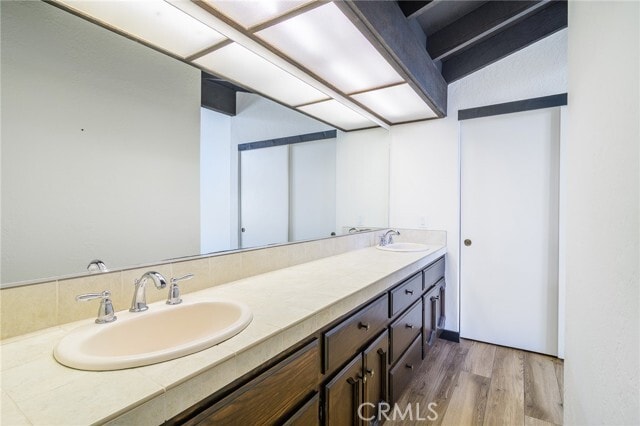 Building Photo - 313 Diamond