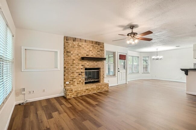 Building Photo - 1712 Hermitage Dr