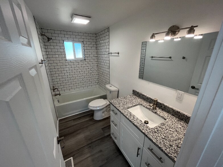 Building Photo - 6876 S 90 E