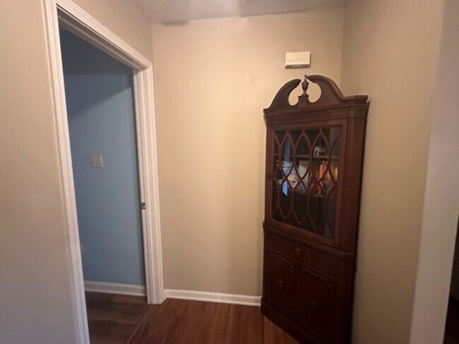 Building Photo - 4 Walnut Grove Cove