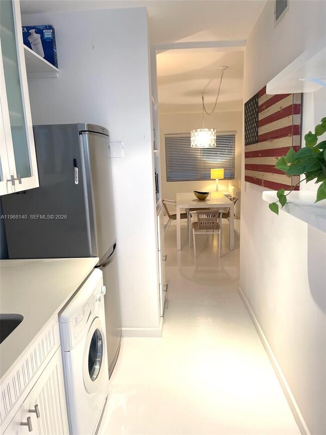 Building Photo - 1616 Euclid Ave