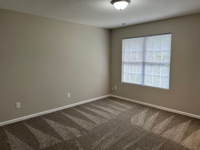 Building Photo - 116 Baberton Dr